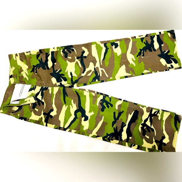 Girl’s Camouflage Jeans - Picture 4 of 5